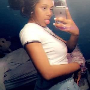 Meet your Posher, Melainee